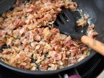 Makaronai su Briuselio kopūstu ir šonine Žingsnis 4