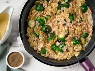 Makaronai su Briuselio kopūstu ir šonine Žingsnis 6
