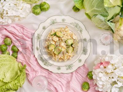 Makaronai su Briuselio kopūstu ir šonine pagrindine nuotrauka