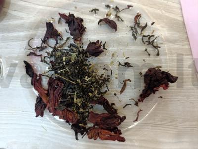 Arbata su avietėmis ir hibisku Žingsnis 1