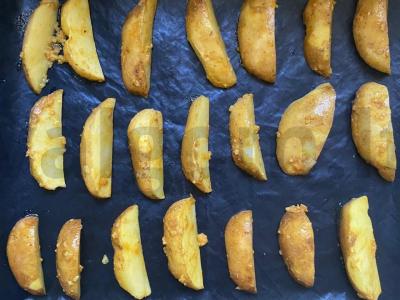 Jauna bulvė, kepta orkaitėje su česnaku Žingsnis 7