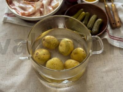 Šiltas salotas su bulvėmis ir bekonu Žingsnis 1