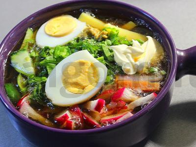 Okroška su pastrom ir rūgštynėmis pagrindine nuotrauka