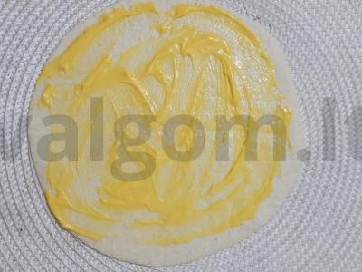 Tortilija su sūrio padažu, vištiena ir pomidoru Žingsnis 1