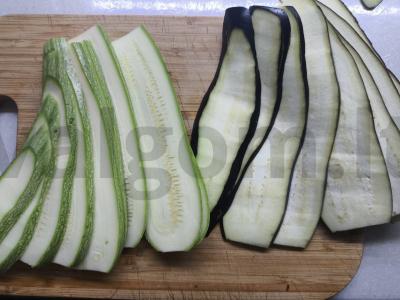 Baklažanų ir cukinijų ritinėliai su varške ir riešutais Žingsnis 1