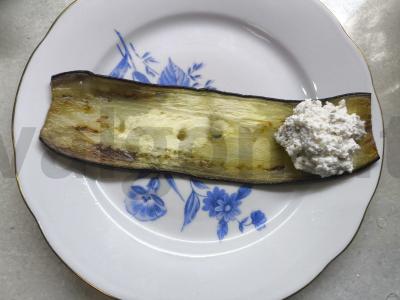 Baklažanų ir cukinijų ritinėliai su varške ir riešutais Žingsnis 5