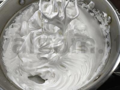 Tortas „Estherhazi“ su abrikosų džemu Žingsnis 3