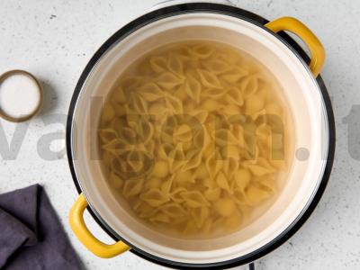 Makaronai su sūriu ir brokoliais Žingsnis 1