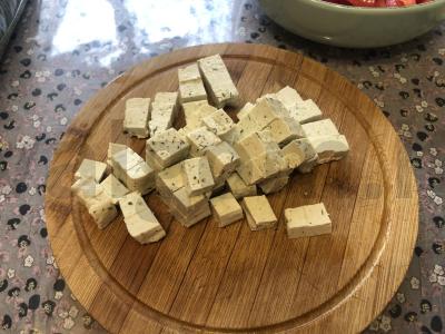 Tofu salotos su pomidorais Žingsnis 3