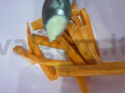 Keptos morkų lazdelės su krienais Žingsnis 3