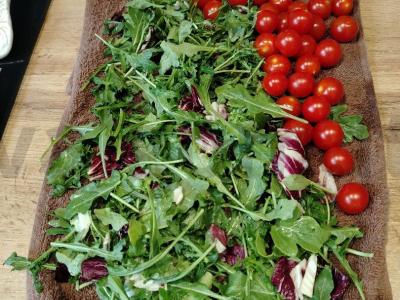 Salotas su burrata ir vyšniniais pomidorais per 15 minučių Žingsnis 1