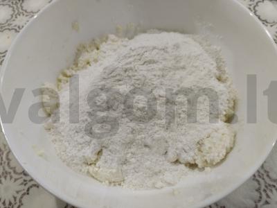 Kepiniai su obuoliais ir cinamonu orkaitėje Žingsnis 2