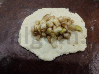 Kepiniai su obuoliais ir cinamonu orkaitėje Žingsnis 5