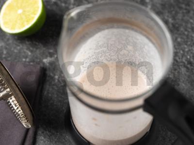 Bealkoholinė „Margarita“ su vyšniomis ir sodos Žingsnis 3