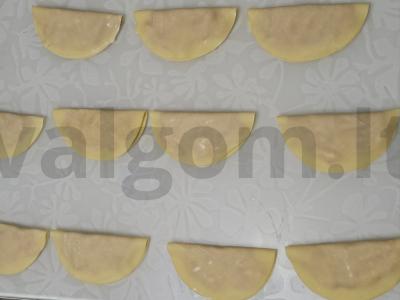 Sultingi čeburekai su mocarela Žingsnis 4