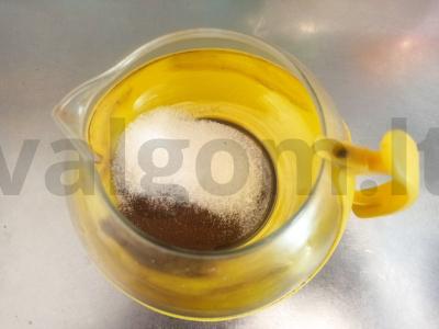 Karštas gėrimas su cikorijomis ir juodaisiais serbentais Žingsnis 3