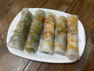 Sprendimo ritinėliai su lašiša ir romėnų paprika pagrindine nuotrauka