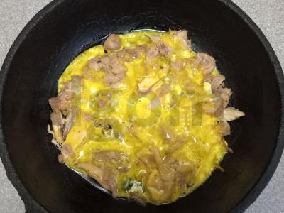 Omletas su troškiniu ir džiovintu krapu Žingsnis 5