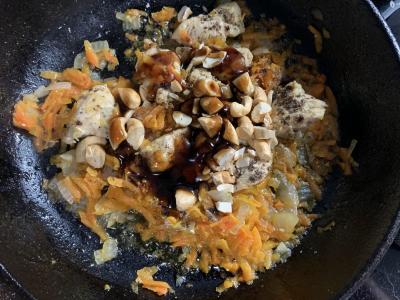 Vištienos krūtinėlė su daržovėmis ir anakardžiais Žingsnis 5