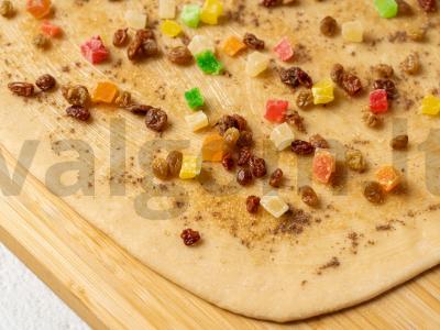 Šokoladiniai „Chelsea“ bandelės su cukatais Žingsnis 6