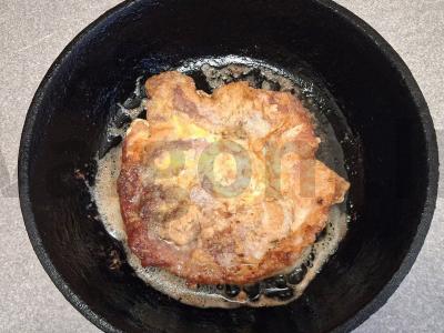 Kiaulienos kotletas su kaimiškais bulvėmis Žingsnis 9