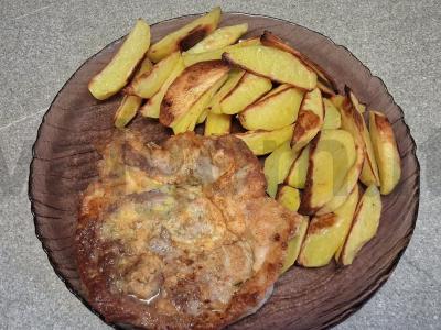 Kiaulienos kotletas su kaimiškais bulvėmis Žingsnis 10