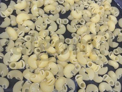 Makaronai su svogūnais, alyvuogėmis ir kreminiu sūriu Žingsnis 2