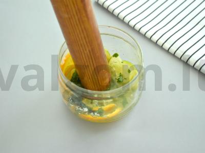 Bealkoholis Mojito su limonu ir apelsinu Žingsnis 4