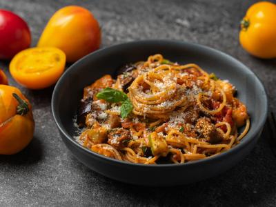 Makaronai su pomidorų padažu pagrindine nuotrauka