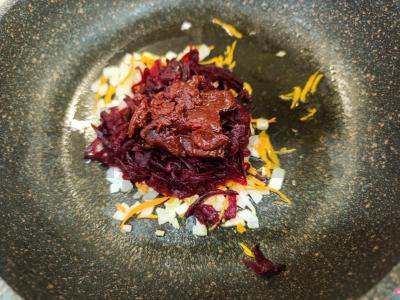 Burokėlių sriuba su kiaulienos šonkauliais Žingsnis 4