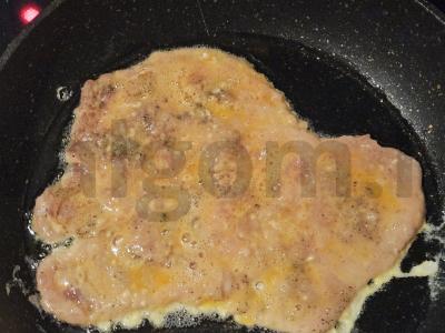 Mėsos kepsniai miltų dangoje Žingsnis 3