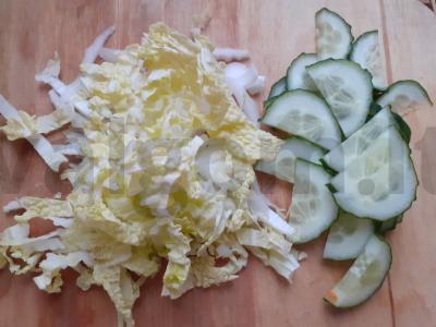 Daržovių salotas su sūriu ir adžika Žingsnis 2