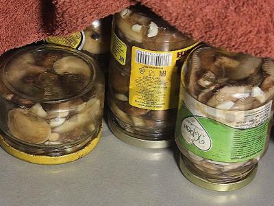 Marinuoti aliejiniai grybai žiemai su acto esencija, gvazdikėliais ir pipirais Žingsnis 7