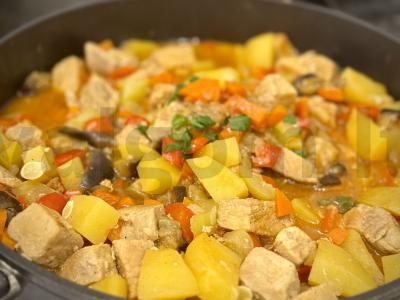 Šurpa su daržovėmis, kiauliena ir prieskoniais Žingsnis 7