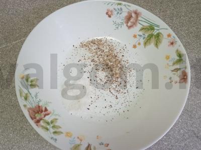 Vištienos šlaunelės granatų sultyse, keptos su bulvėmis Žingsnis 1