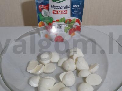 Daržovių salotas su krevetėmis ir mocarela Žingsnis 3