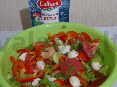 Daržovių salotas su krevetėmis ir mocarela Žingsnis 5