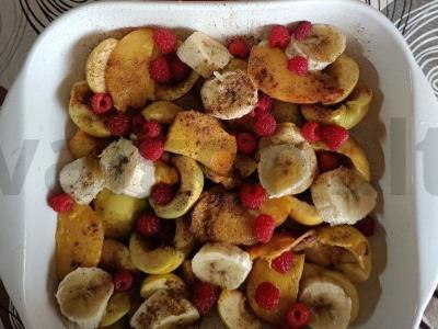 Vaisių-topinamburų troškinys su cinamonu pagrindine nuotrauka