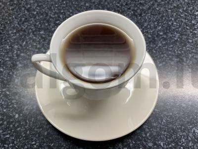 Juodasis arbata su juodųjų serbentų uogomis pagrindine nuotrauka