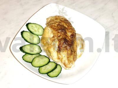 Vištienos krūtinėlės kišenėlė su humusu ir žemės riešutais pagrindine nuotrauka