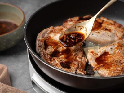 Kiaulienos kepsniai su medumi ir česnaku Žingsnis 4