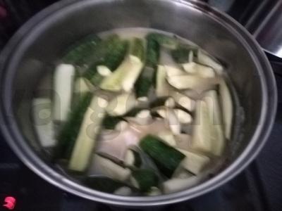 Marinuoti agurkai su garstyčiomis Žingsnis 3