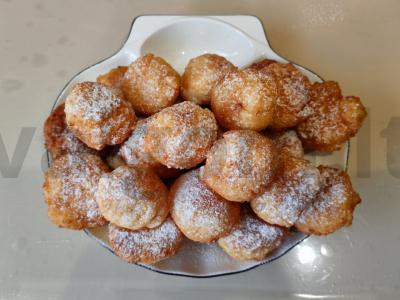 Varškės spurgos su džiovintomis abrikosais Žingsnis 10