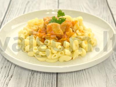 Vištienos krūtinėlės padažas su pomidorų pasta pagrindine nuotrauka