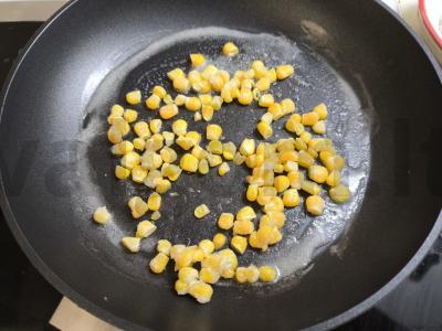 Omletas su grūdų varške Žingsnis 1