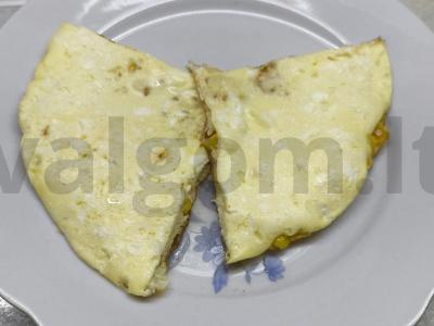 Omletas su grūdų varške pagrindine nuotrauka