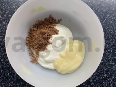 Saldainiai iš sausainių, kukurūzų lazdelės ir grietinės Žingsnis 3