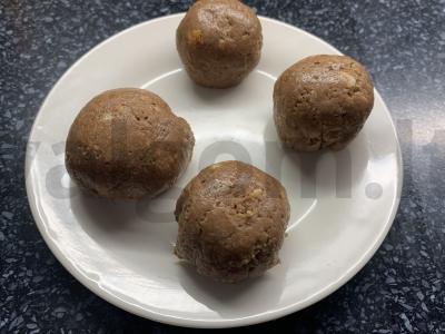 Saldainiai iš sausainių, kukurūzų lazdelės ir grietinės Žingsnis 7