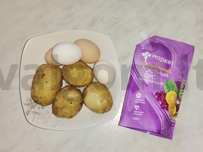 Salotas „Gribų krepšelis“ su pievagrybiais, daržovėmis ir sūriu Žingsnis 2