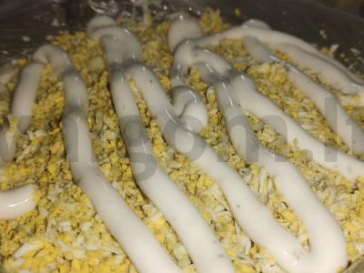 Salotas „Gribų krepšelis“ su pievagrybiais, daržovėmis ir sūriu Žingsnis 9